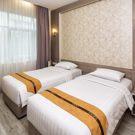 Verse Luxe Hotel Wahid Hasyim Jakarta Exterior photo