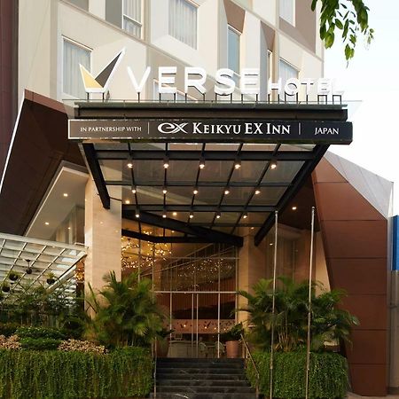 Verse Luxe Hotel Wahid Hasyim Jakarta Exterior photo