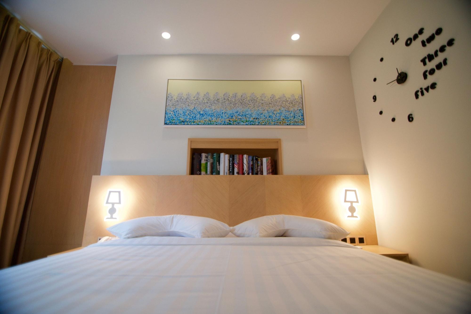 Verse Luxe Hotel Wahid Hasyim Jakarta Exterior photo