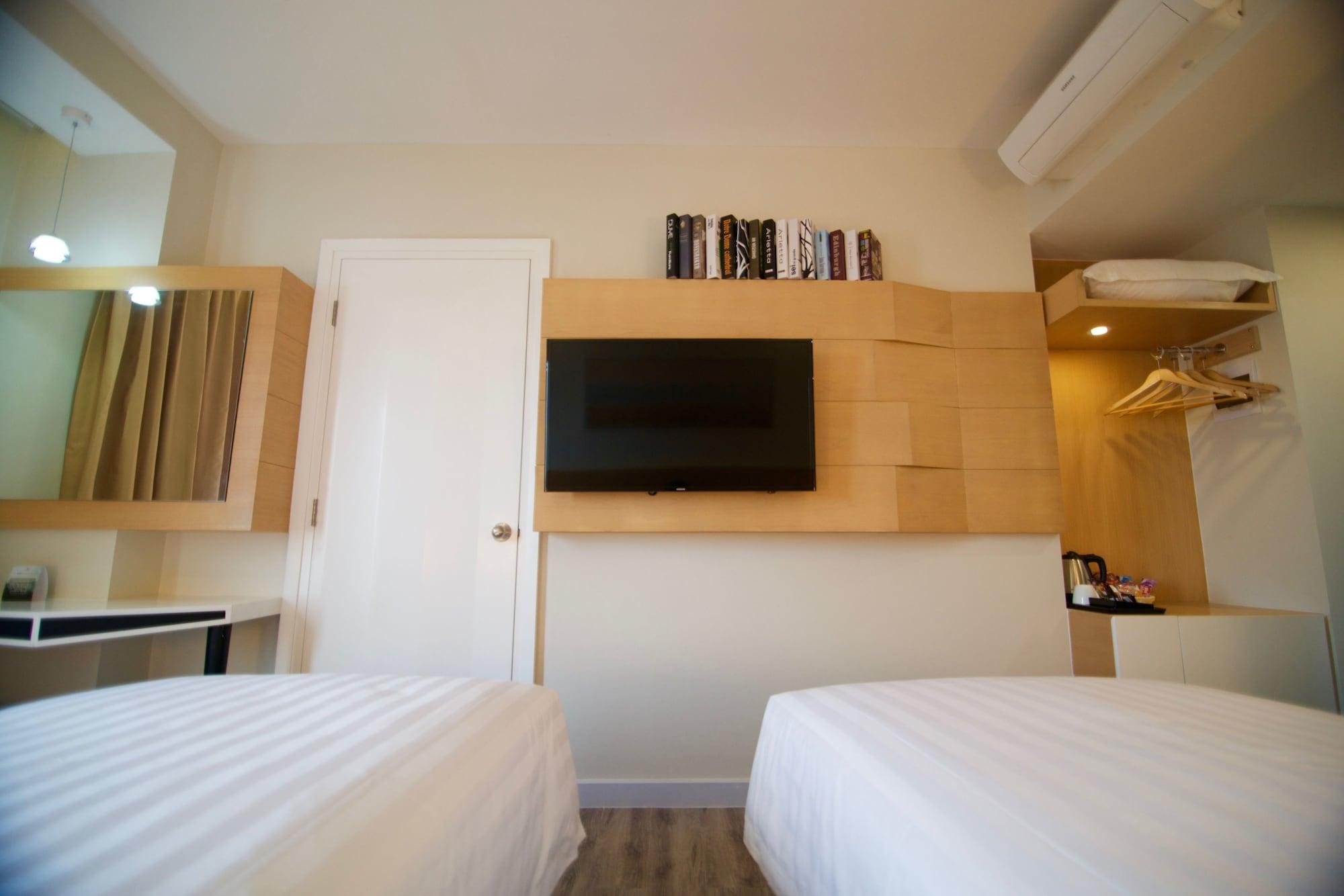 Verse Luxe Hotel Wahid Hasyim Jakarta Exterior photo