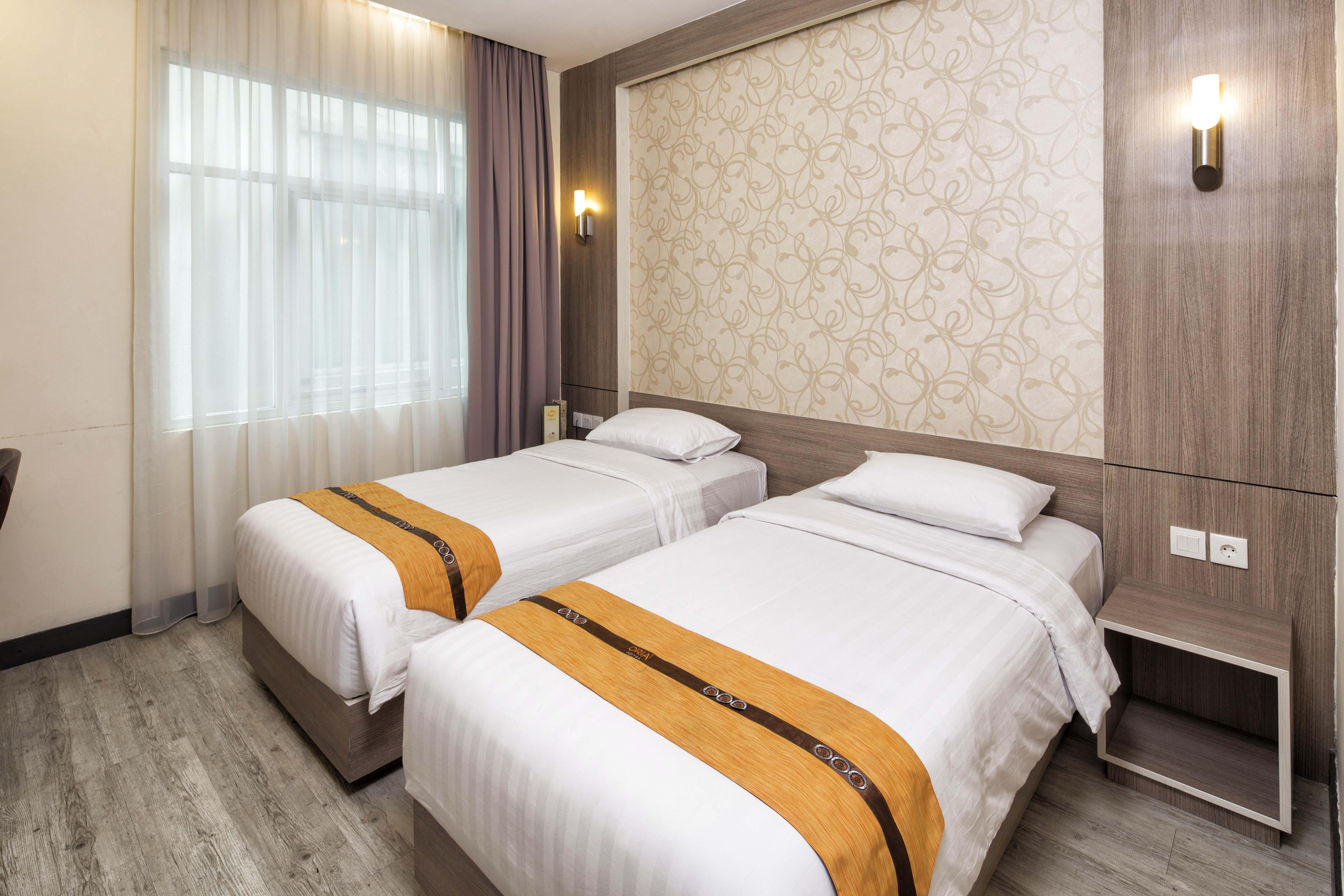 Verse Luxe Hotel Wahid Hasyim Jakarta Exterior photo