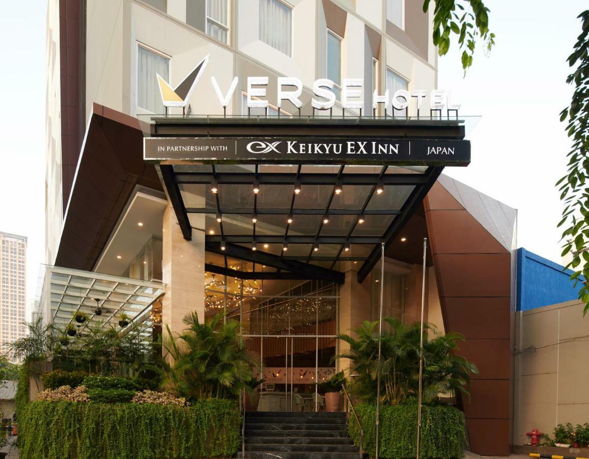 Verse Luxe Hotel Wahid Hasyim Jakarta Exterior photo